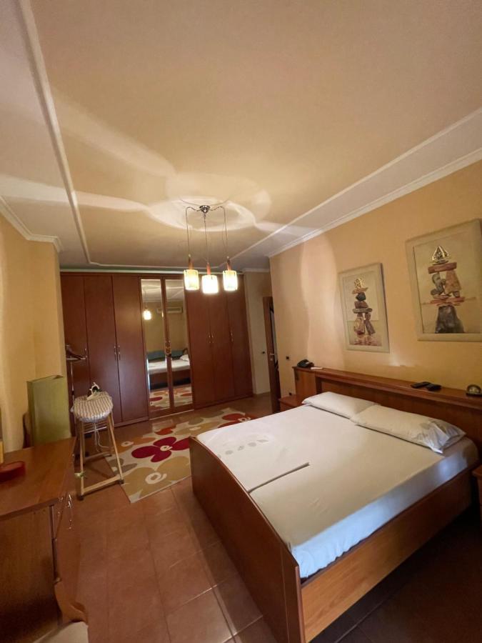 Luxury Center Apartment Tirana Exterior foto